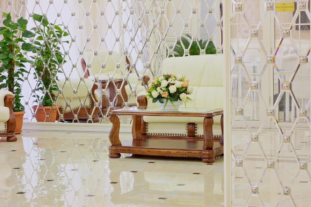 Discovery Hotel Bishkek Exterior photo