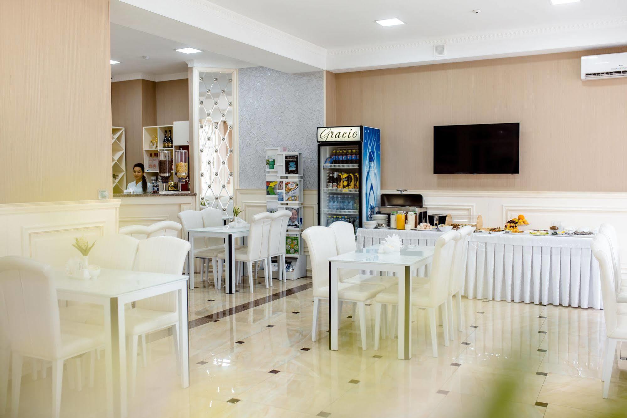 Discovery Hotel Bishkek Exterior photo
