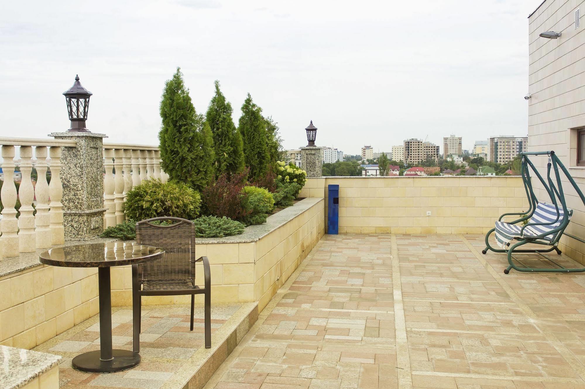 Discovery Hotel Bishkek Exterior photo